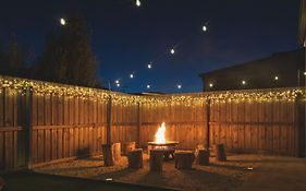 Sauna, King Beds, Tranquility Base Fun Large Home